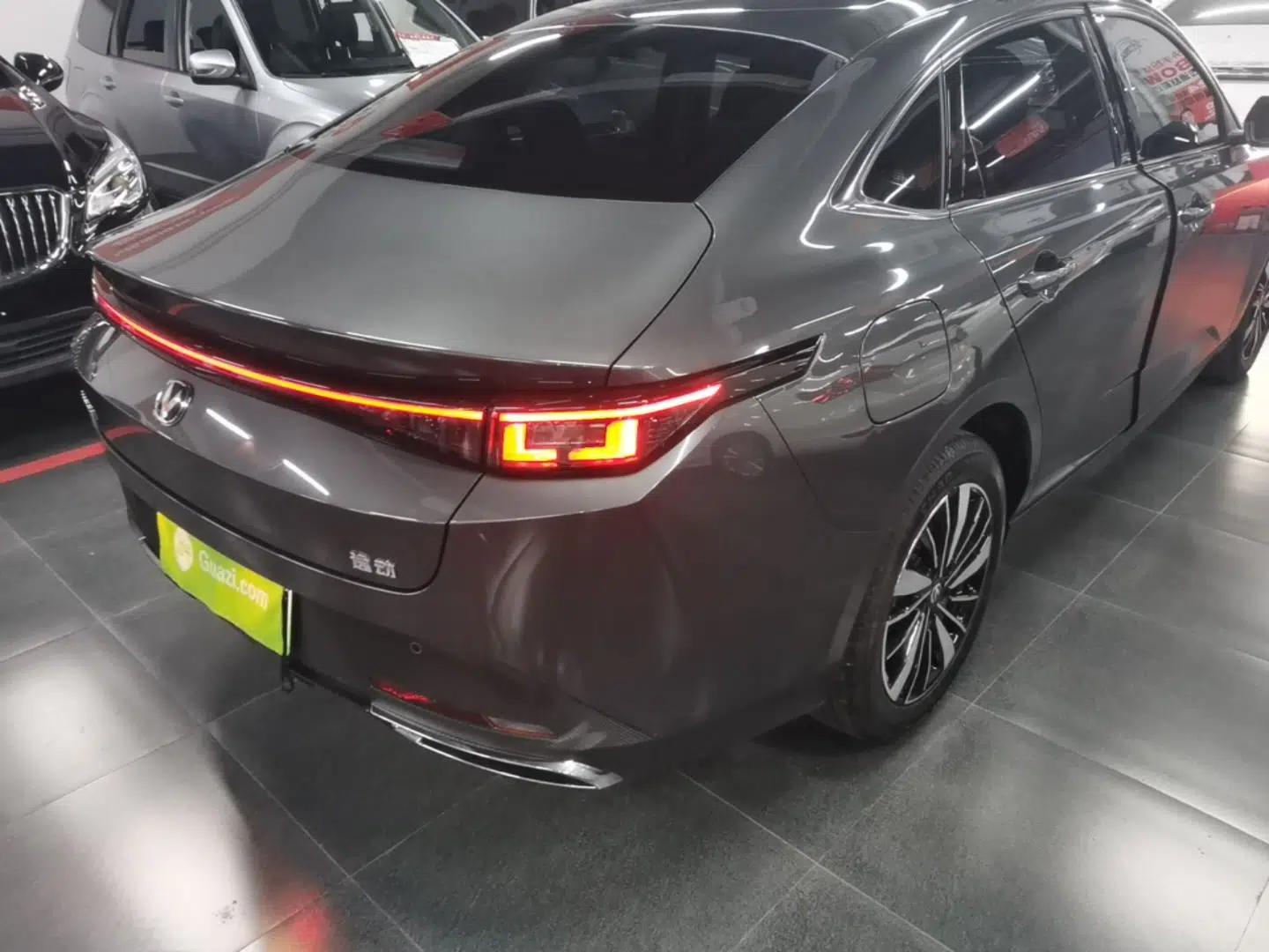 CHANGAN Eado PHEV 2025 Smart New Blue Whale 145KM Battleship Edition — миниатюра 7