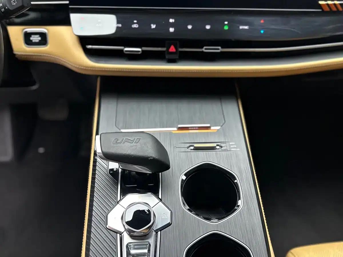 Changan UNI-K 2021 2.0T All-Wheel Drive Premium Edition — миниатюра 15