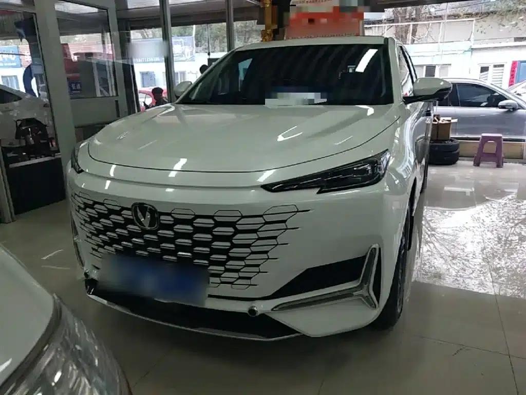 Changan UNI-K 2023 2.0T 2WD Yue Shang Edition — миниатюра 3