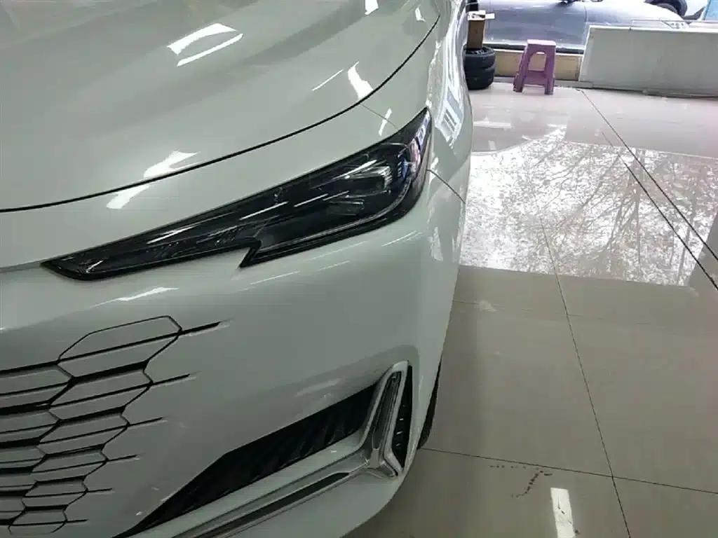 Changan UNI-K 2023 2.0T 2WD Yue Shang Edition — миниатюра 24