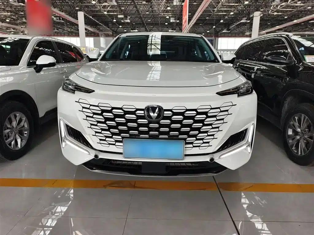 Changan UNI-K 2023 2.0T 2WD Enjoy Edition — миниатюра 3