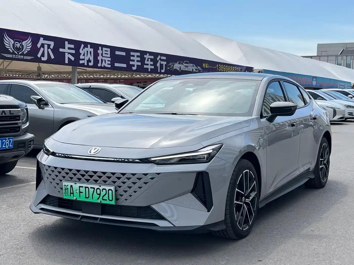 Changan UNI-V Smart Electric iDD 2024 Model Blue Whale Smart Electric iDD 136km Premium Edition — миниатюра 3