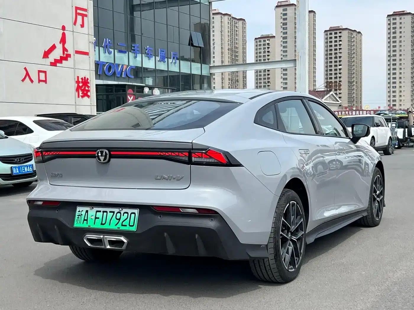 Changan UNI-V Smart Electric iDD 2024 Model Blue Whale Smart Electric iDD 136km Premium Edition — миниатюра 5
