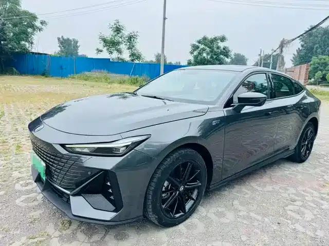 Changan UNI-V Smart Electric iDD 2024 Model Blue Whale Smart Electric iDD 136km Smart Cool Edition