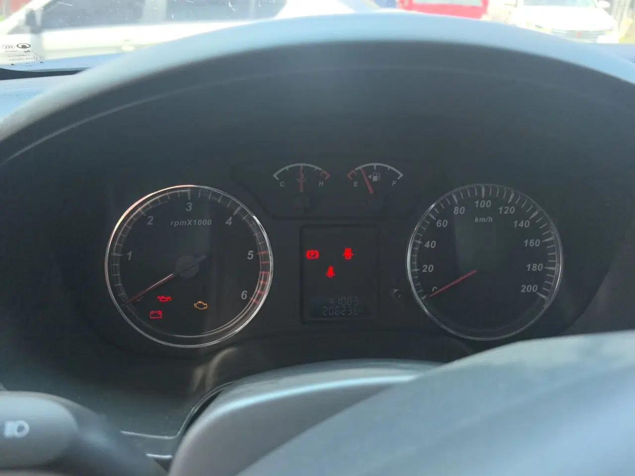 Great Wall Wingle 5 2016 2.8T Two-Wheel-Drive Entry-Level GW2.8TC Big Double-Cab GW2.8TC — миниатюра 12