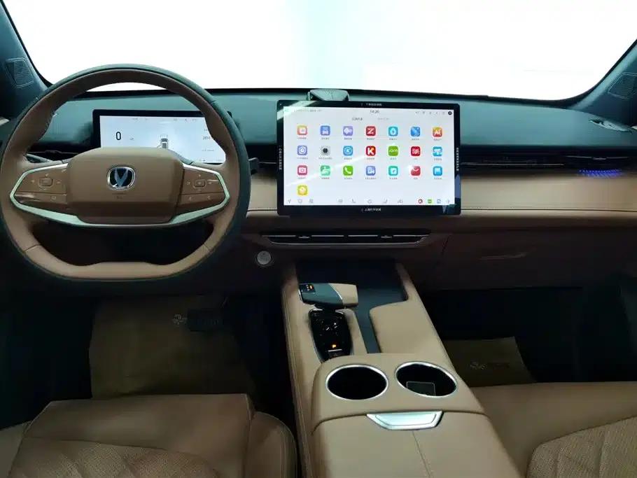 Changan UNI-Z New Energy 2024 Blue Whale Smart Electric iDD 125km Excellent Edition — миниатюра 12