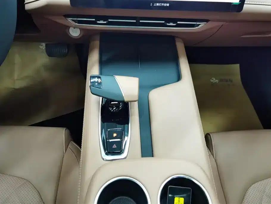 Changan UNI-Z New Energy 2024 Blue Whale Smart Electric iDD 125km Excellent Edition — миниатюра 16