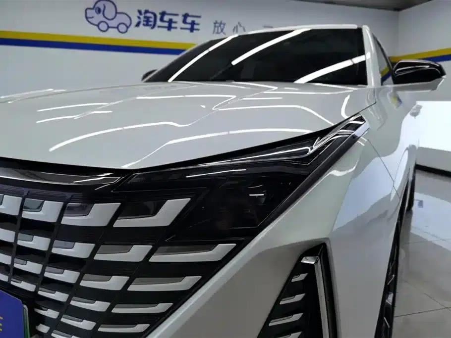 Changan UNI-Z New Energy 2024 Blue Whale Smart Electric iDD 125km Excellent Edition — миниатюра 5