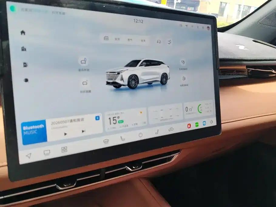 Changan UNI-Z New Energy 2024 Blue Whale Smart Electric iDD 125km Excellent Edition — миниатюра 13