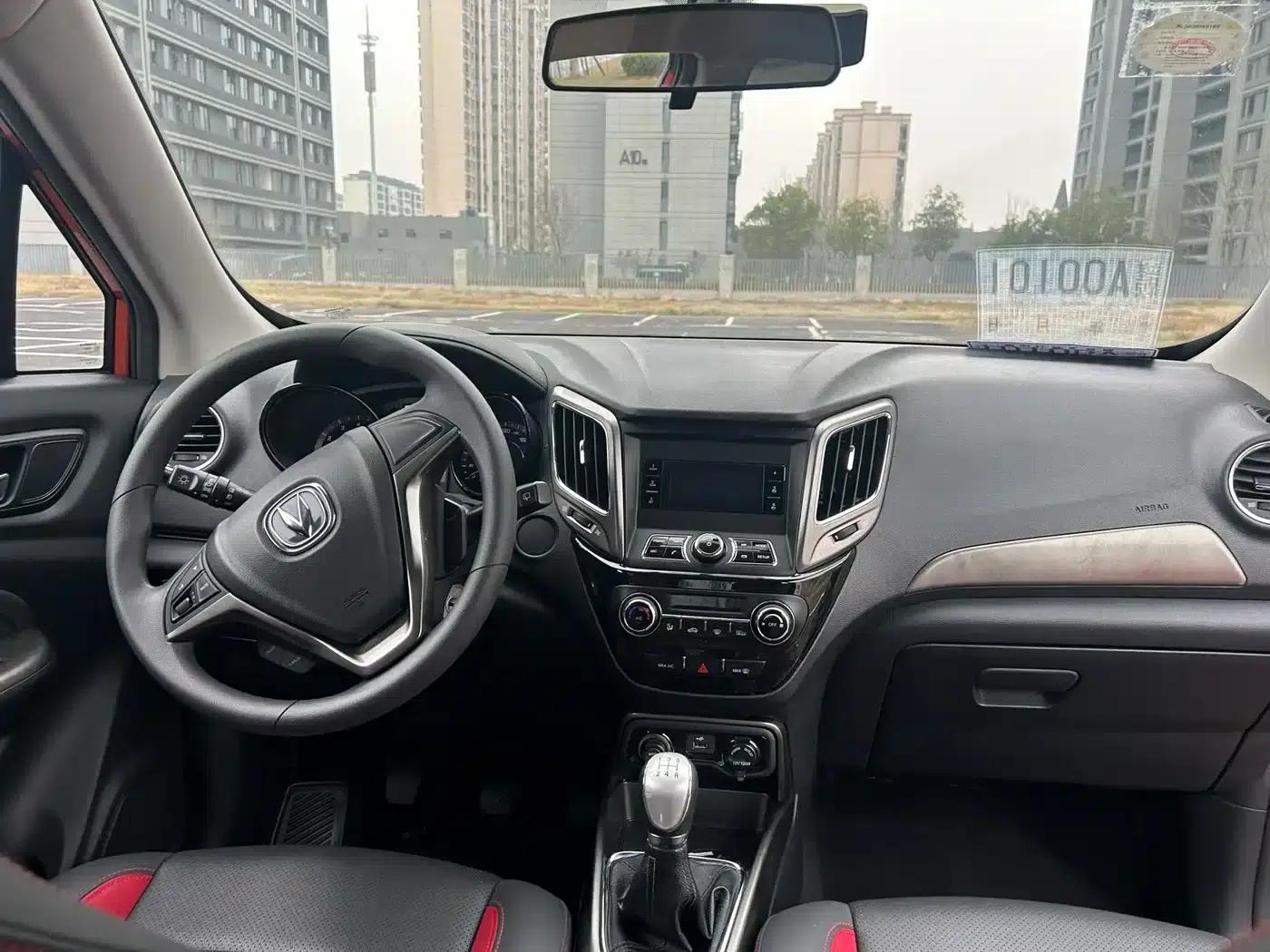Changan CS15 2016 1.5L Manual Fashion Edition — миниатюра 6