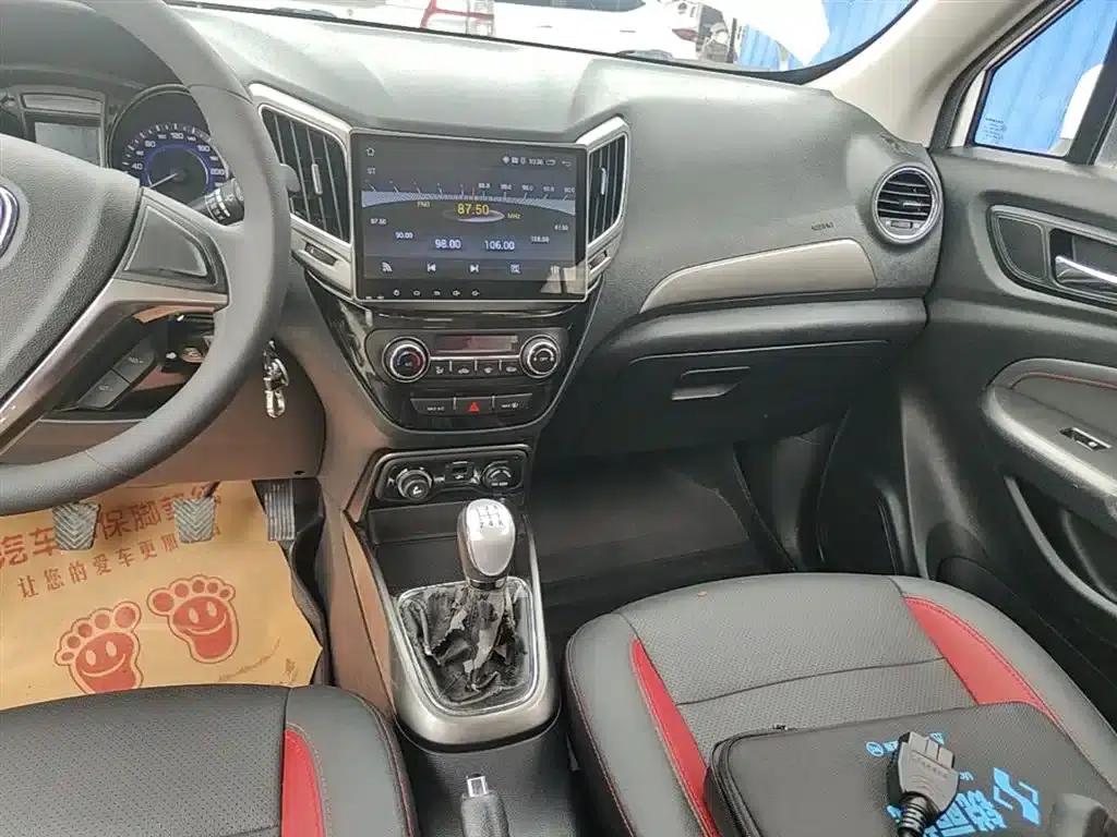 Changan CS15 2016 1.5L Manual Fashion Edition — миниатюра 9