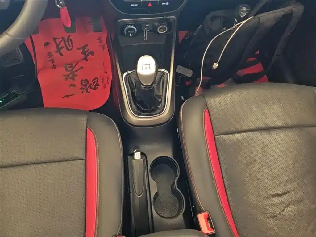 Changan CS15 2016 1.5L Manual Fashion Edition — миниатюра 14