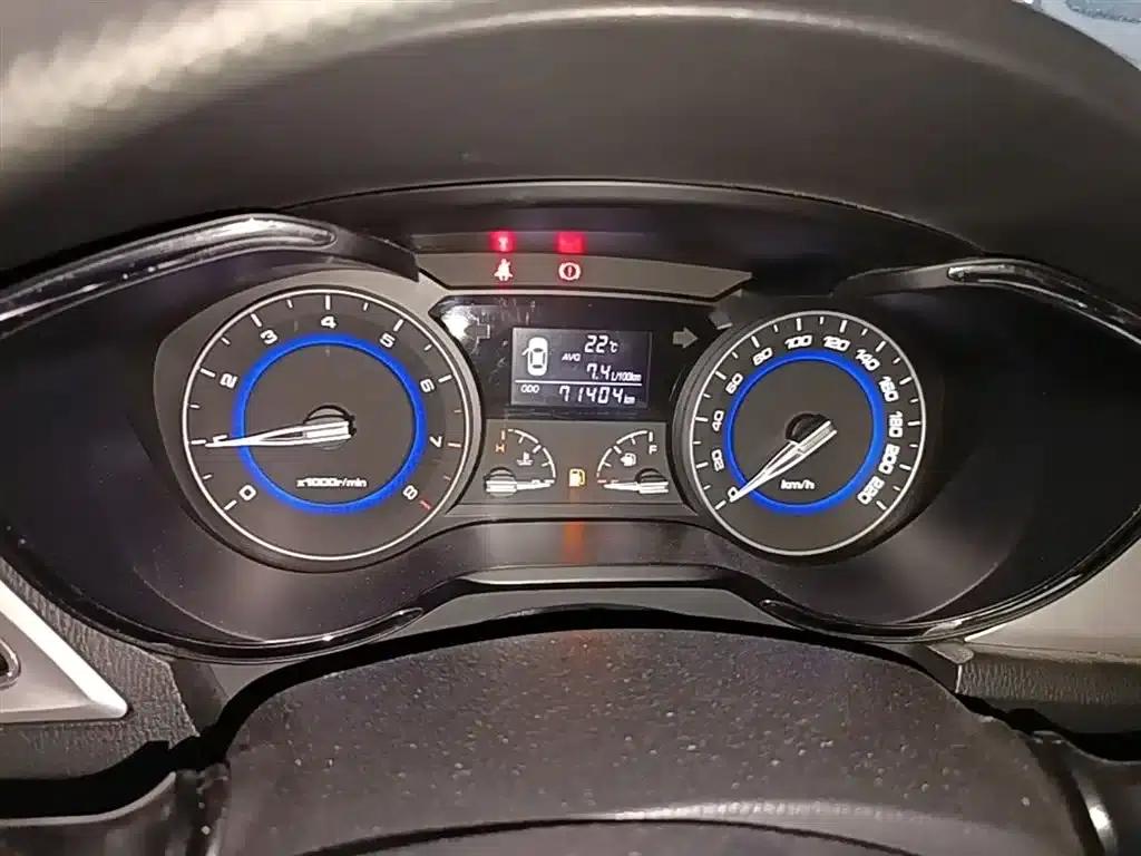 Yuexiang V7 2015 1.6L Manual Enjoyment Edition (National V Emission Standard) — миниатюра 12