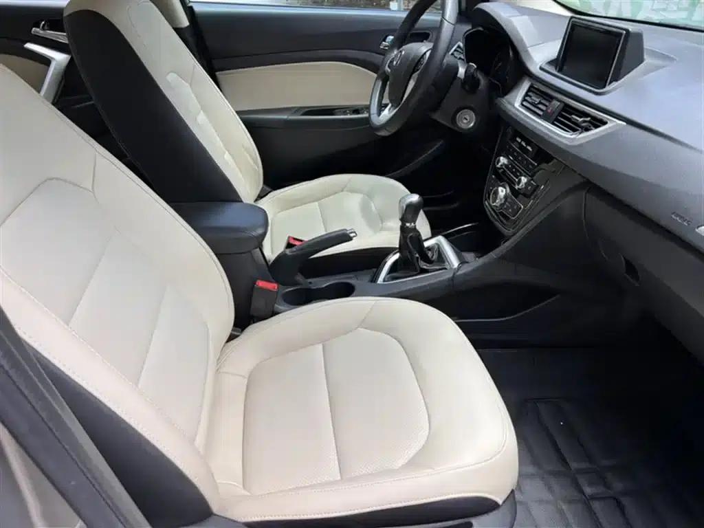 Yuexiang V7 2016 1.6L Manual Enjoyment Edition (National V Emission Standard) — миниатюра 18