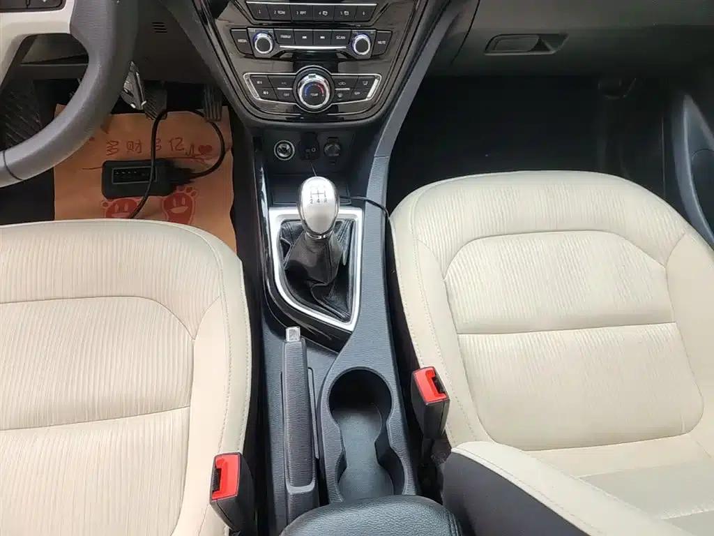 Yuexiang V7 2016 1.6L Manual Comfort Edition (National V Emission Standard) — миниатюра 14