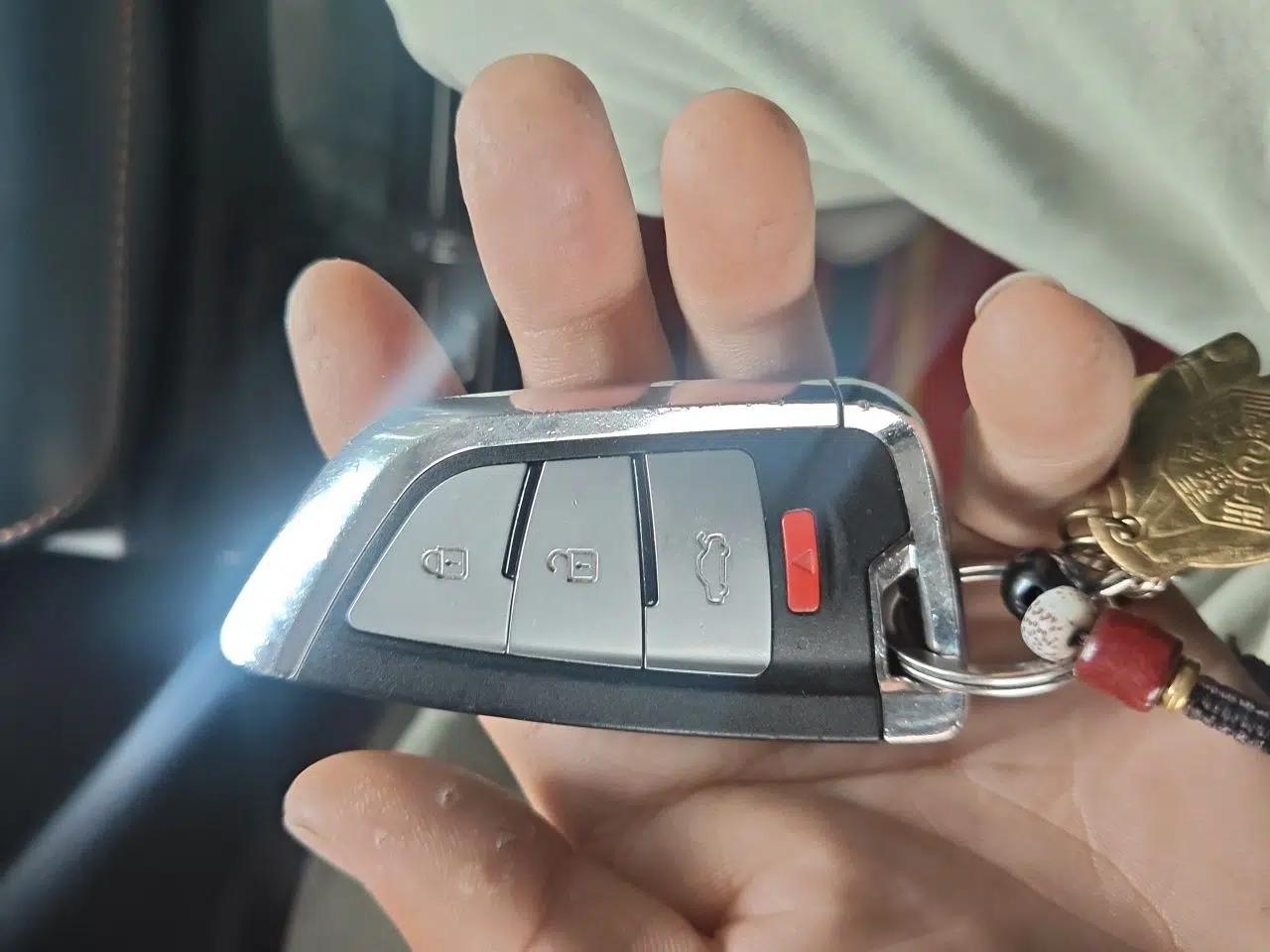 CHANGAN OSHAN X7 2020 1.5T Automatic Luxury Model — миниатюра 9