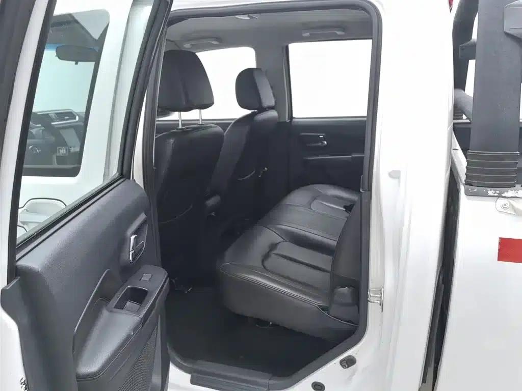 Wingle 5 2017 2.4L European Version Gasoline 2WD Elite Model with Large Double Cab 4G69S4N — миниатюра 15