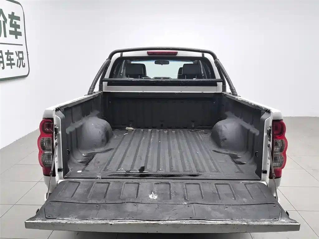 Wingle 5 2017 2.4L European Version Gasoline 2WD Elite Model with Large Double Cab 4G69S4N — миниатюра 16