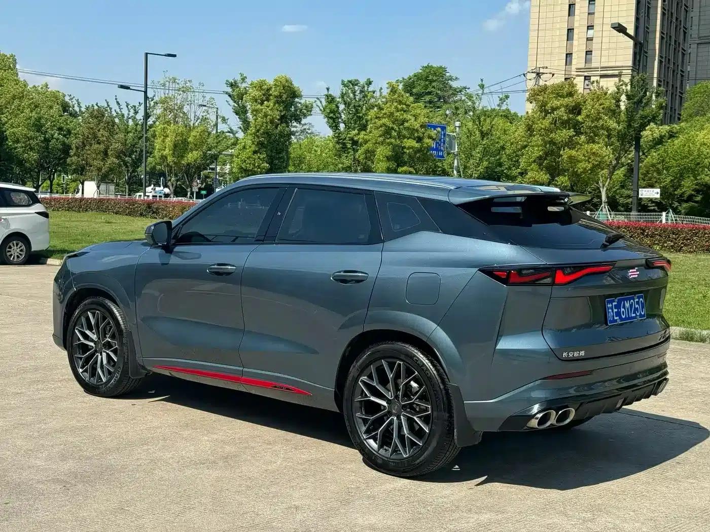 Changan Oushang Z6 2023 Blue Whale 1.5T DCT Smart City Edition — миниатюра 4