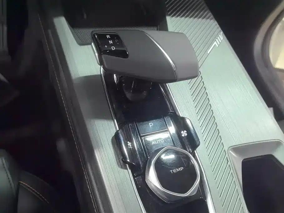 Changan Oushang Z6 2022 Blue Whale 1.5T DCT Smart Navigation Edition — миниатюра 16