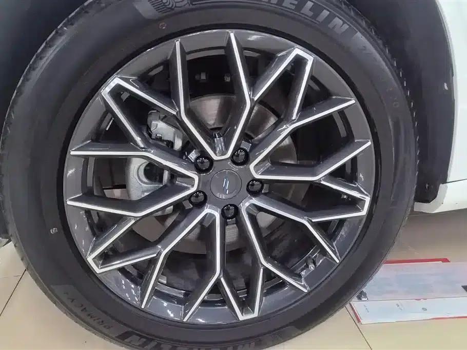 Changan Oushang Z6 2022 Blue Whale 1.5T DCT Smart Navigation Edition — миниатюра 6