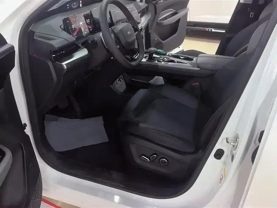 Changan Oushang Z6 2022 Blue Whale 1.5T DCT Smart Navigation Edition — миниатюра 9