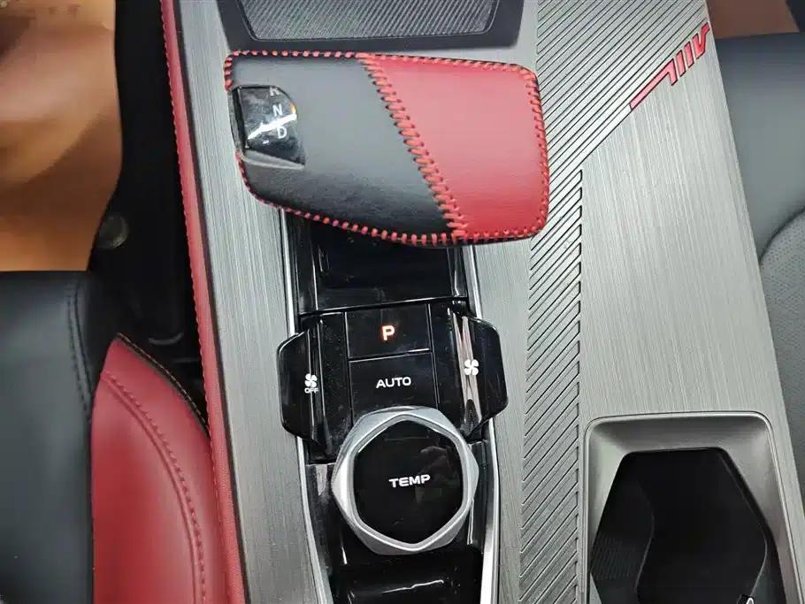 Changan Oushang Z6 2023 Blue Whale 1.5T DCT Smart Edition — миниатюра 16