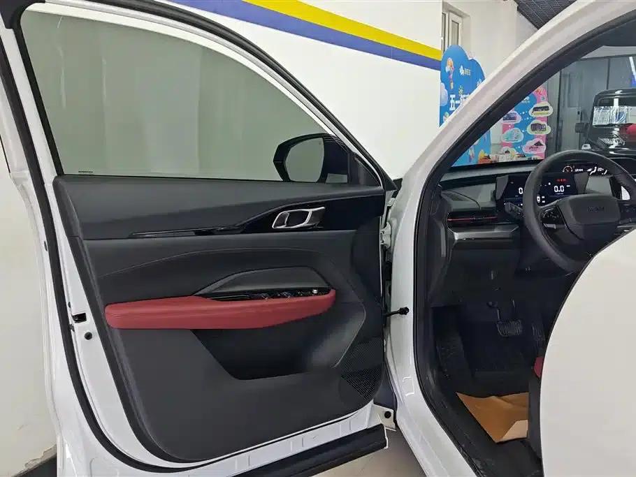 Changan Oushang Z6 2023 Blue Whale 1.5T DCT Smart Edition — миниатюра 7