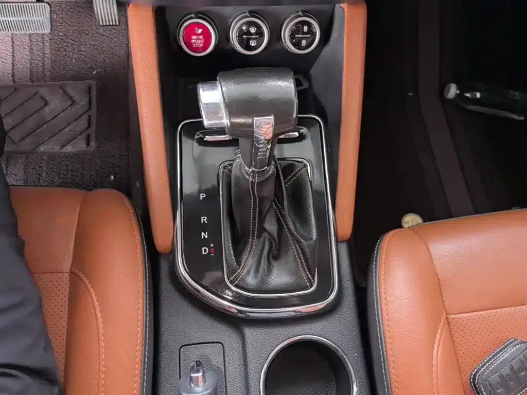 Changan Oushang CX70 2017 CX70T 1.5T Automatic Luxury Edition — миниатюра 14