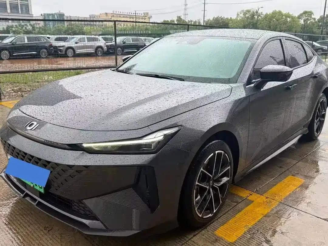 Changan Qiyuan A06 2023 Model 1.5L Automatic — миниатюра 1