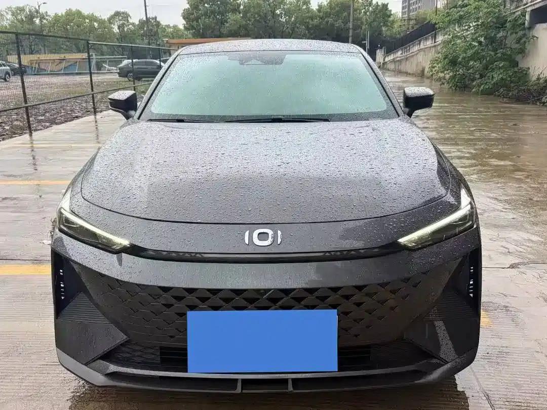 Changan Qiyuan A06 2023 Model 1.5L Automatic — миниатюра 2