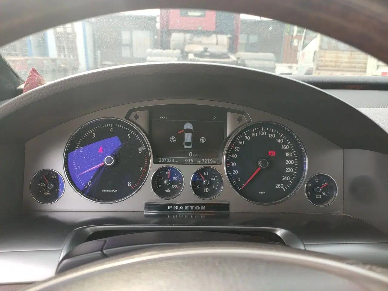 Volkswagen Phaeton 2012 3.0L Executive Version — миниатюра 12