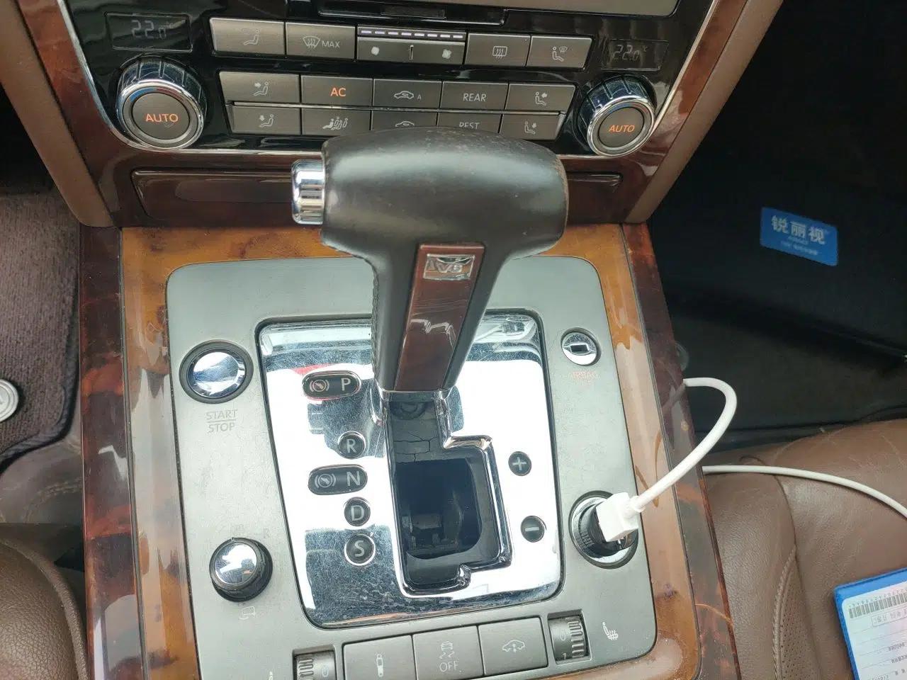 Volkswagen Phaeton 2012 3.0L Executive Version — миниатюра 15