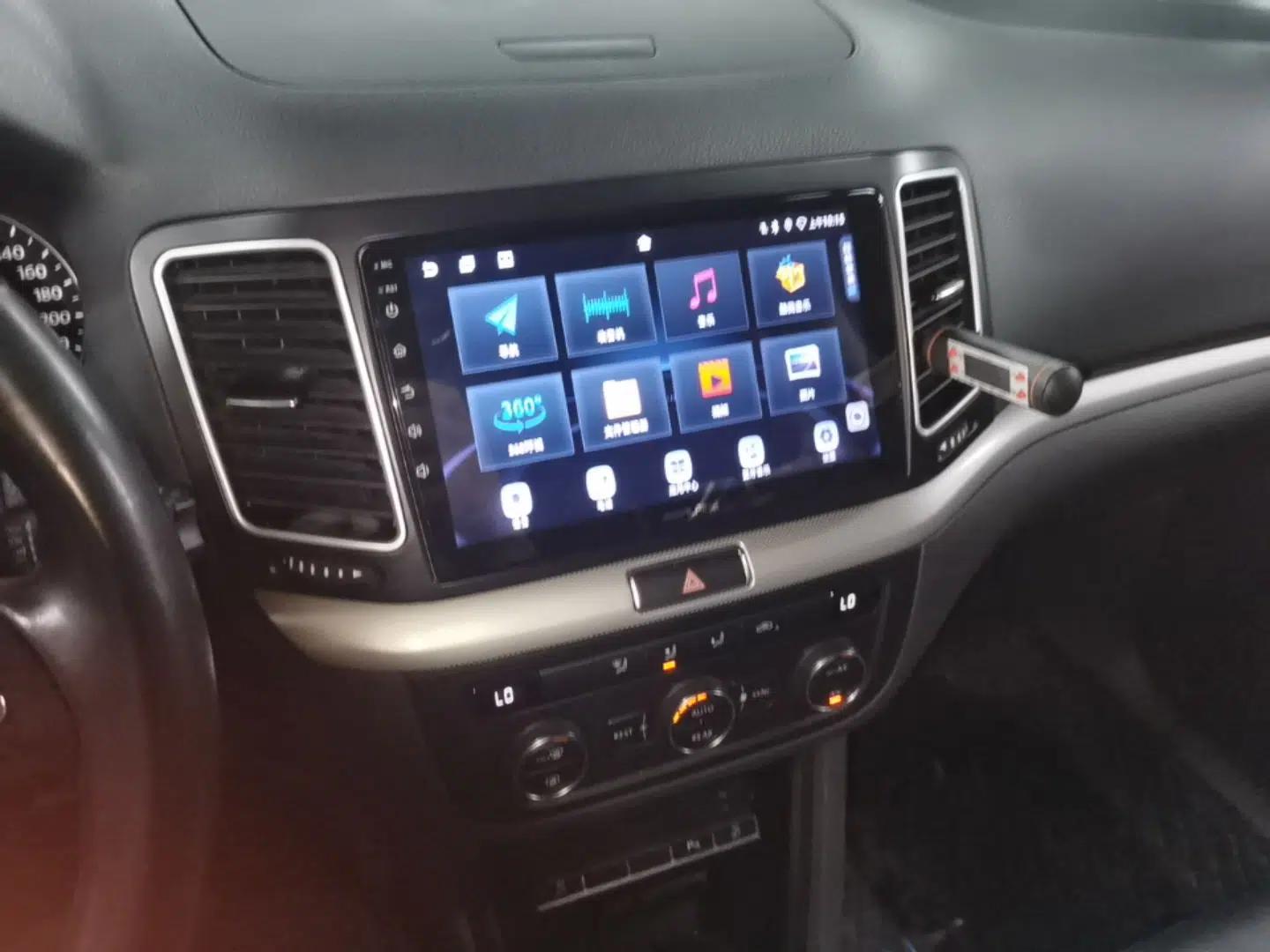 Volkswagen Sharan 2013 1.8TSI Standard Model — миниатюра 16