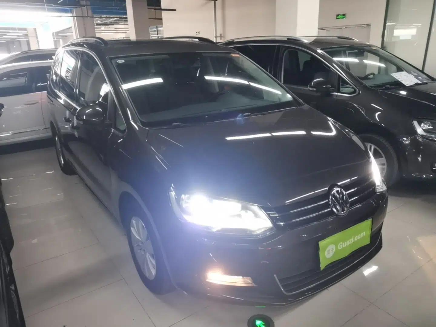 Volkswagen Sharan 2013 1.8TSI Standard Model — миниатюра 3