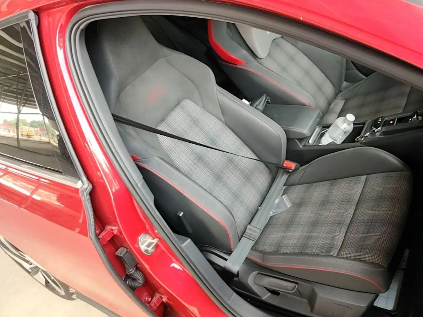 Volkswagen Golf GTI 2021 380TSI DSG GTI — миниатюра 23