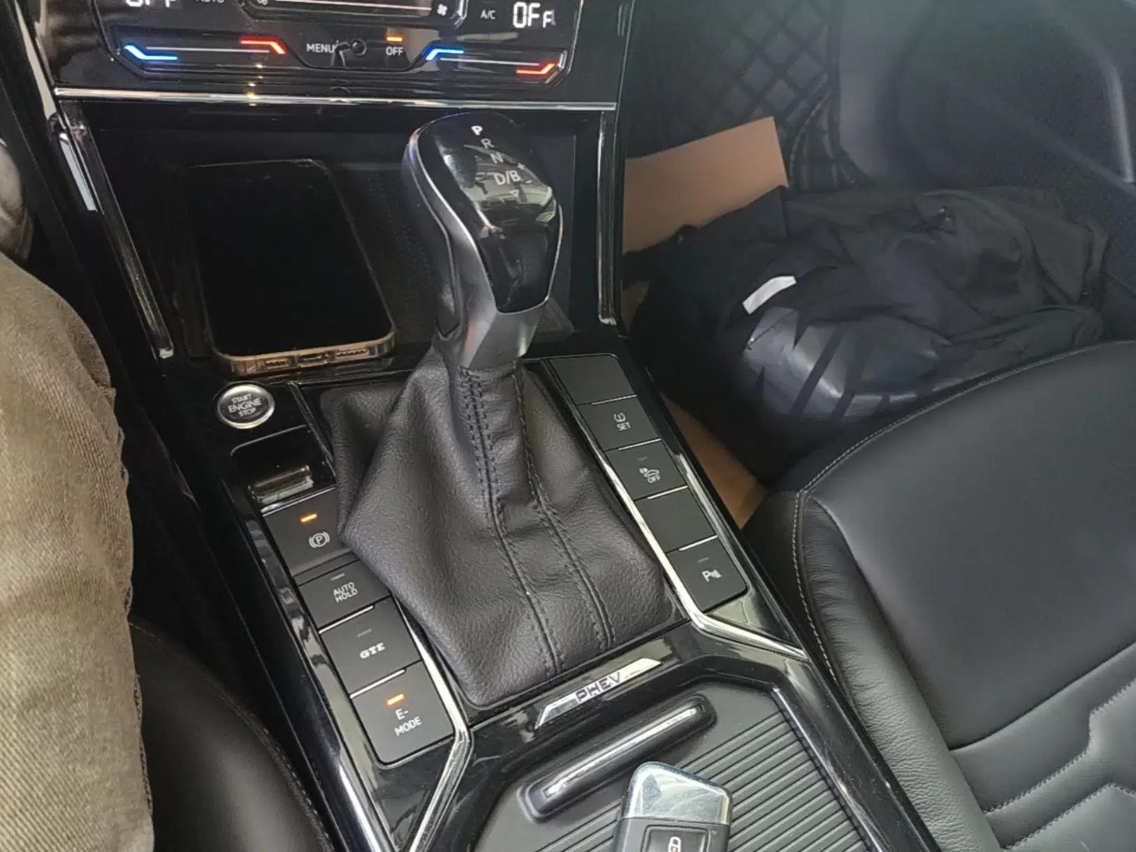 Volkswagen Passat New Energy 2020 430 PHEV Hybrid Elite Edition China VI Standard — миниатюра 17