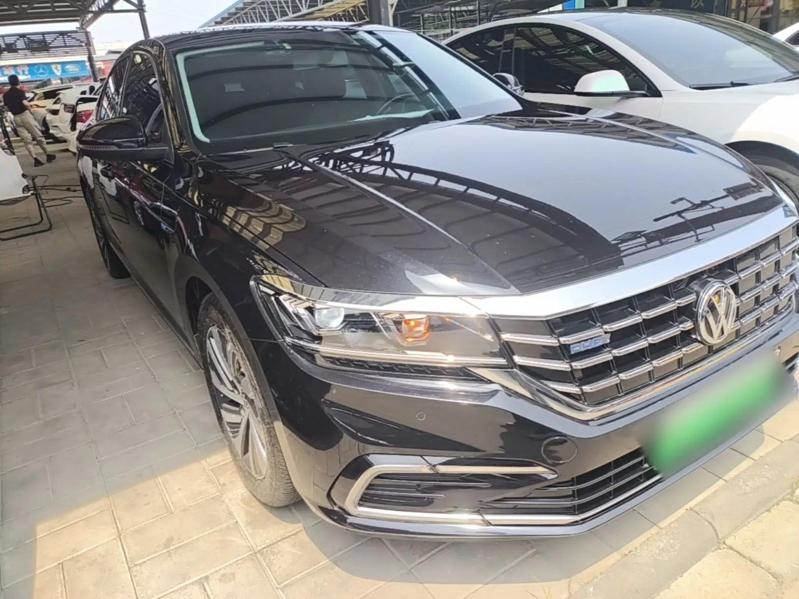 Volkswagen Passat New Energy 2020 430 PHEV Hybrid Elite Edition China VI Standard — миниатюра 3