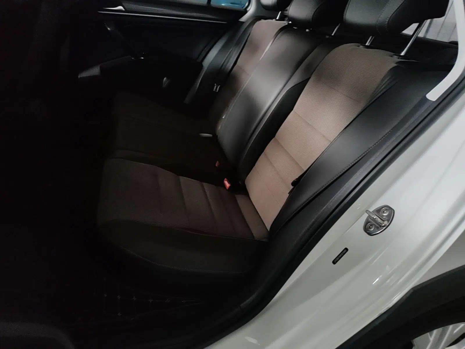 Volkswagen C-TREK 2018 1.5L Automatic Comfort Model — миниатюра 20