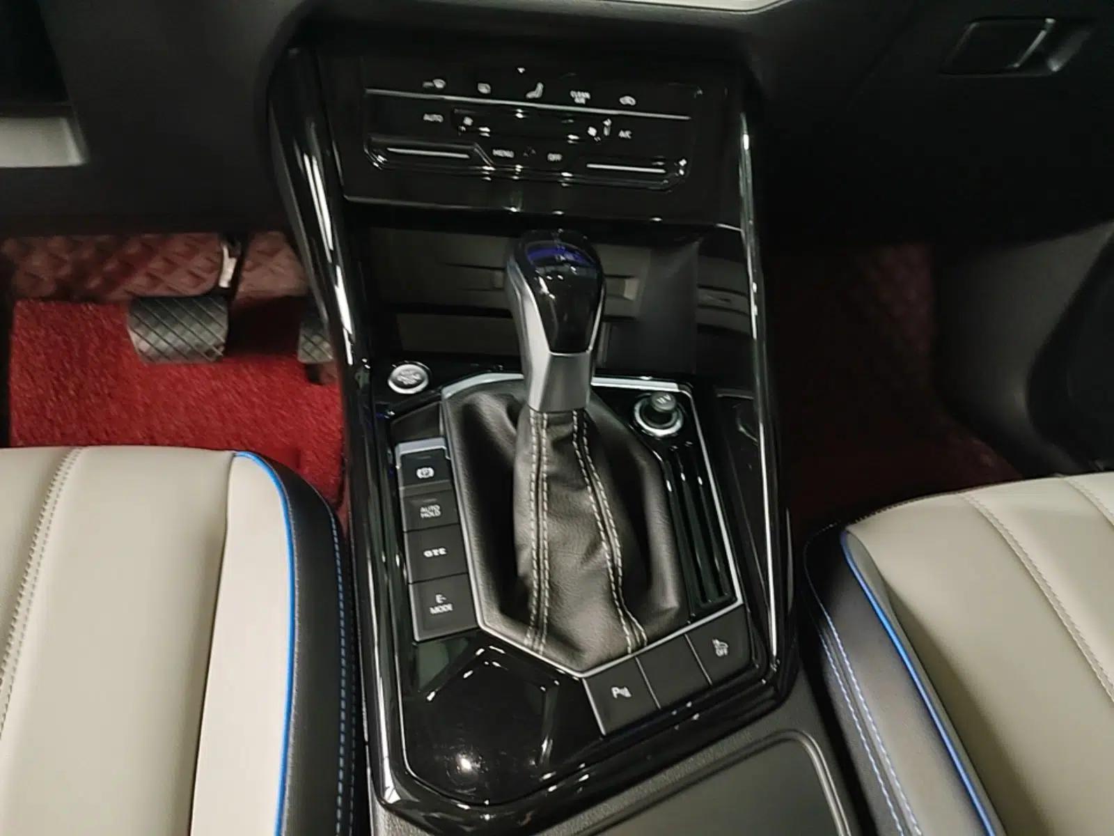 Volkswagen Tayron GTE Plug-in Hybrid 2023 280TSI Luxury Plus Advanced Edition — миниатюра 17