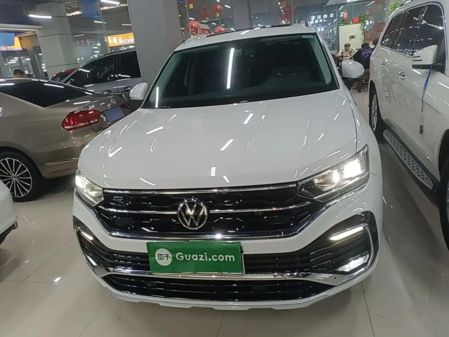 Volkswagen Tayron X 2020 330TSI Two-Wheel Drive Luxury Smart Connectivity Version — миниатюра 2