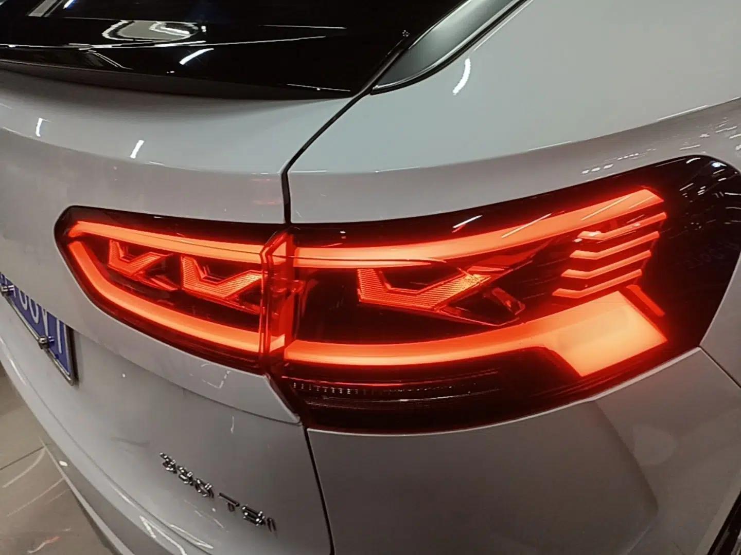 Volkswagen Tayron X 2020 330TSI Two-Wheel Drive Luxury Smart Connectivity Version — миниатюра 8