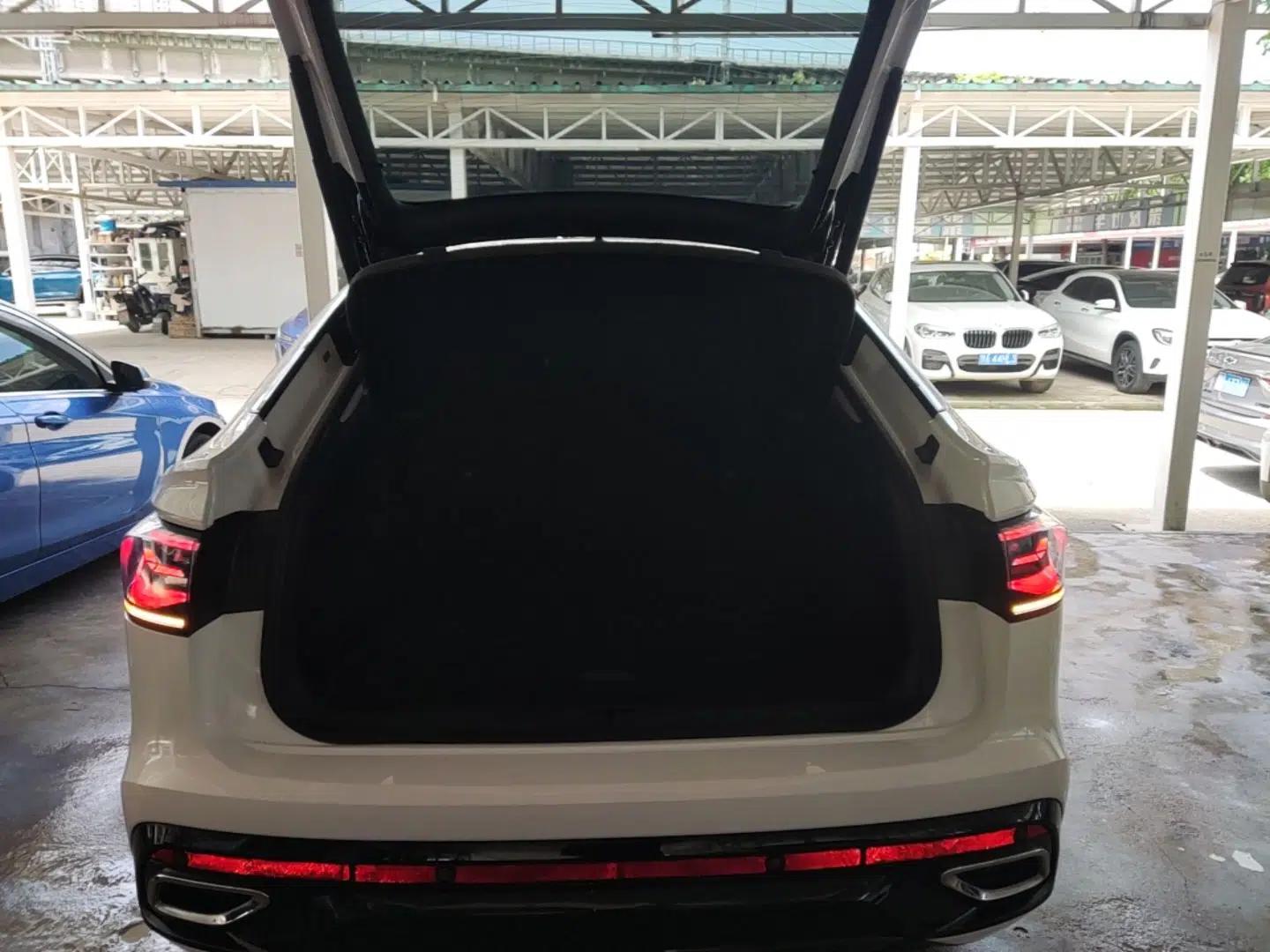 Volkswagen Tiguan X 2022 330TSI Two-Wheel-Drive Flagship Edition — миниатюра 22