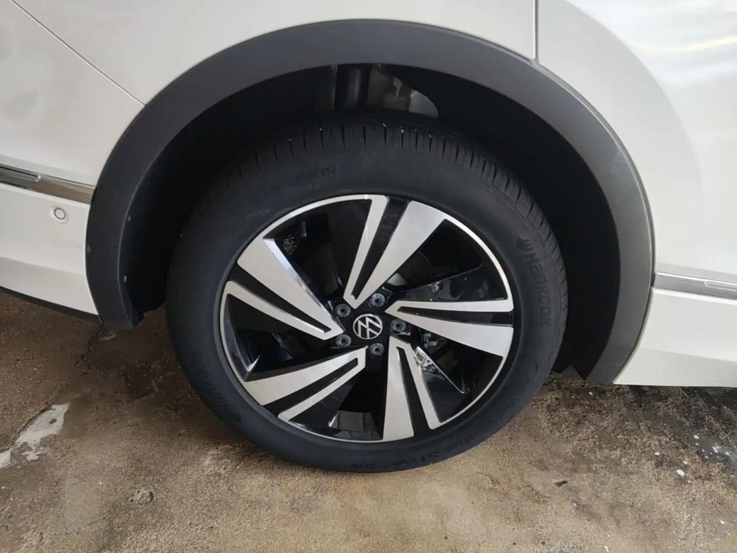 Volkswagen Tiguan X 2022 330TSI Two-Wheel-Drive Flagship Edition — миниатюра 10