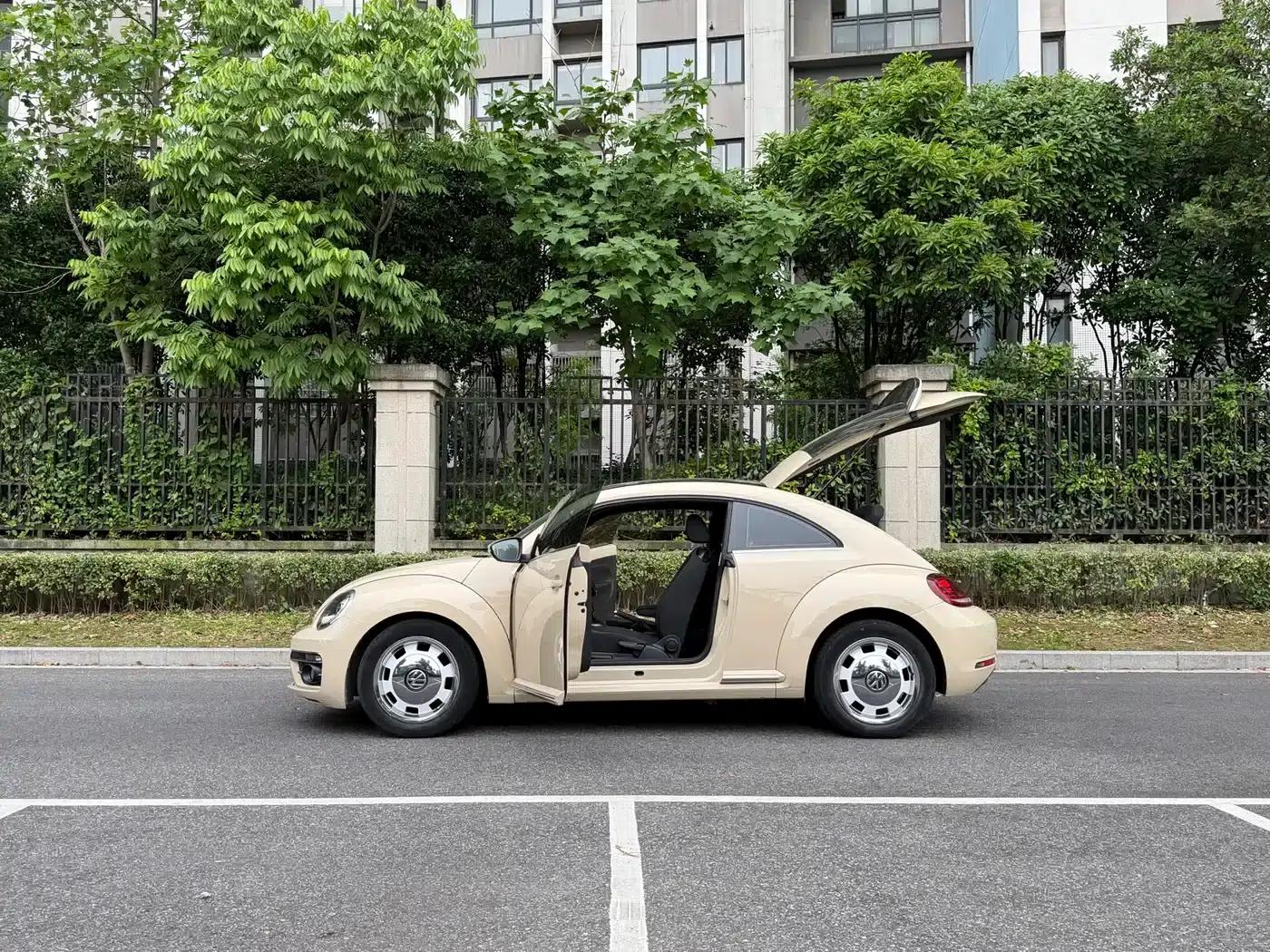 2019 Volkswagen Beetle 180TSI Classic Edition — миниатюра 2