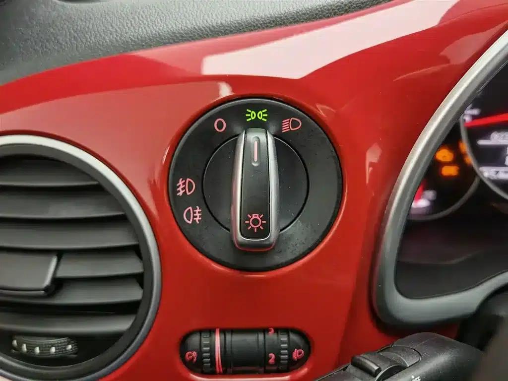 2015 Volkswagen Beetle 180TSI — миниатюра 21