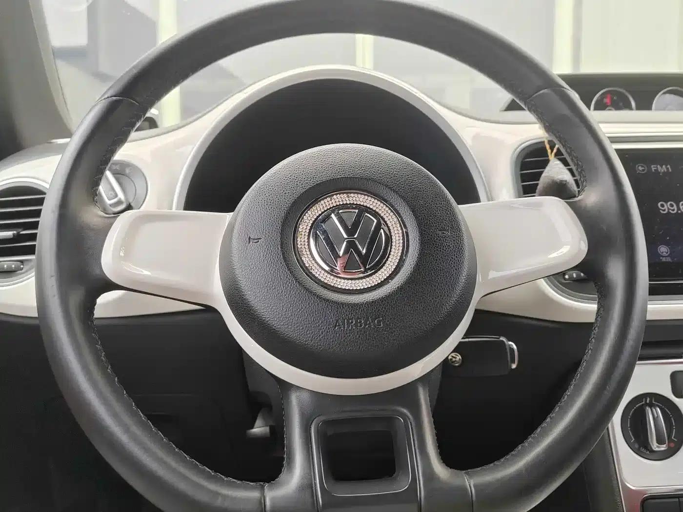 2014 Volkswagen Beetle 1.4TSI Fashion Edition — миниатюра 6