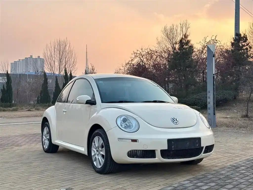 2010 Volkswagen Beetle 1.6 AT — миниатюра 3
