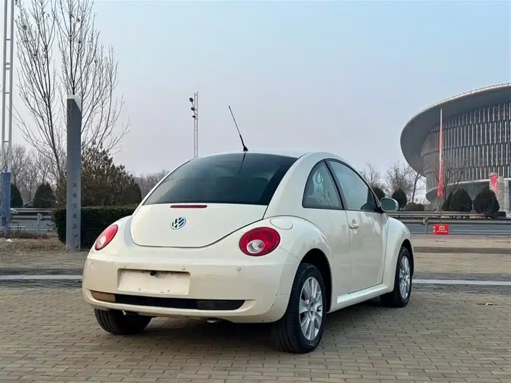 2010 Volkswagen Beetle 1.6 AT — миниатюра 4