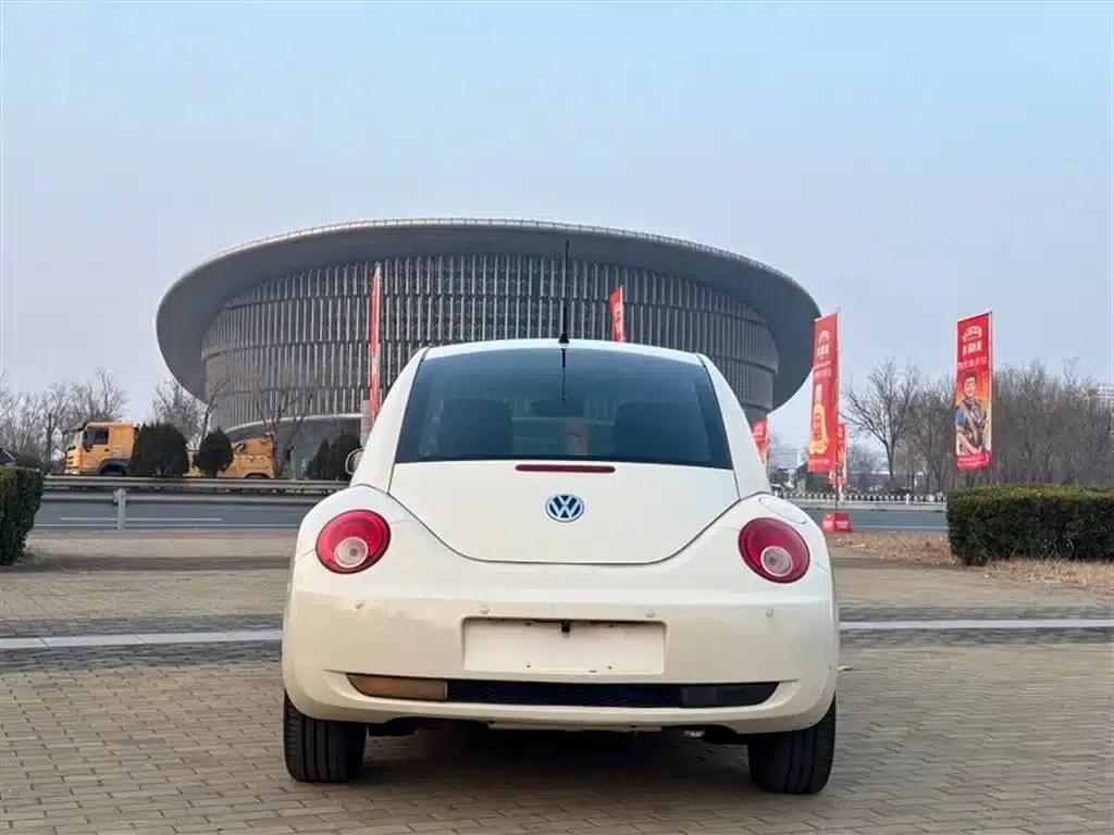 2010 Volkswagen Beetle 1.6 AT — миниатюра 5